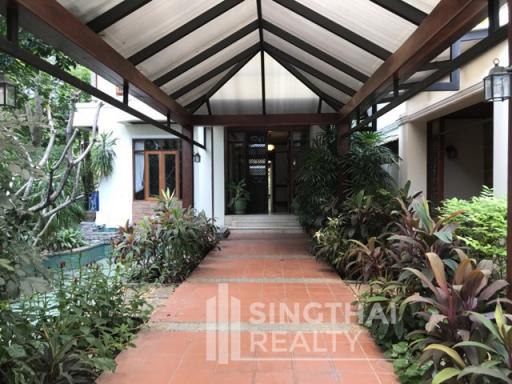 For RENT : House Sathorn / 4 Bedroom / 5 Bathrooms / 136 sqm / 230000 THB [5130965]