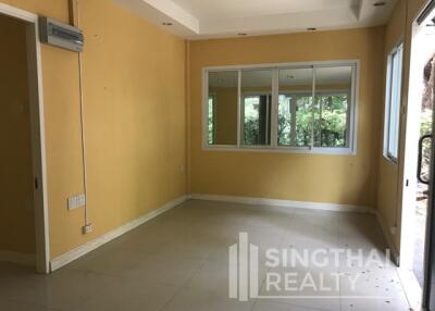 For RENT : House Phromphong / 3 Bedroom / 3 Bathrooms / 351 sqm / 230000 THB [5074265]