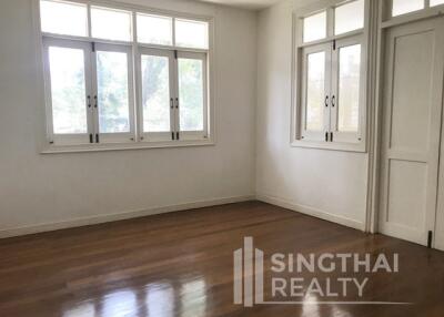 For RENT : House Phromphong / 3 Bedroom / 3 Bathrooms / 351 sqm / 230000 THB [5074265]