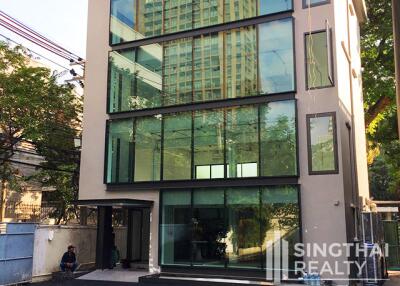 For RENT : Office Phromphong / 2 Bedroom / 2 Bathrooms / 301 sqm / 240000 THB [7529392]