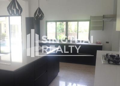 For RENT : House Phromphong / 5 Bedroom / 4 Bathrooms / 501 sqm / 250000 THB [3928967]