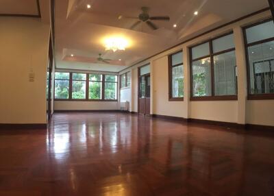 For RENT : House Phromphong / 3 Bedroom / 3 Bathrooms / 601 sqm / 250000 THB [4145441]