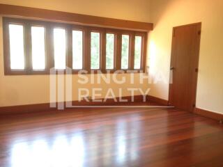 For RENT : House Phromphong / 4 Bedroom / 5 Bathrooms / 351 sqm / 250000 THB [4354721]