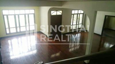 For RENT : House Phromphong / 3 Bedroom / 4 Bathrooms / 401 sqm / 250000 THB [4468034]