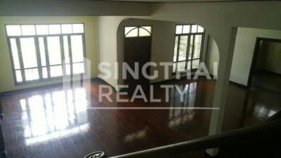 For RENT : House Phromphong / 3 Bedroom / 4 Bathrooms / 401 sqm / 250000 THB [4468034]