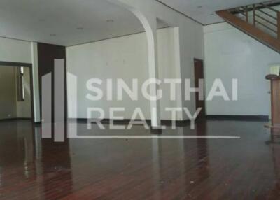 For RENT : House Phromphong / 3 Bedroom / 4 Bathrooms / 401 sqm / 250000 THB [4468034]