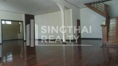 For RENT : House Phromphong / 3 Bedroom / 4 Bathrooms / 401 sqm / 250000 THB [4468034]