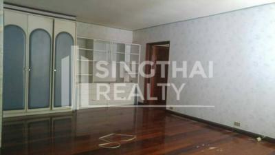 For RENT : House Phromphong / 3 Bedroom / 4 Bathrooms / 401 sqm / 250000 THB [4468034]