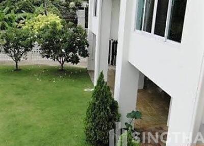 For RENT : House Ekkamai / 4 Bedroom / 4 Bathrooms / 601 sqm / 250000 THB [5431724]