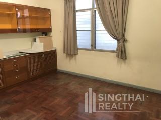 For RENT : House Silom / 1 Bedroom / 1 Bathrooms / 501 sqm / 250000 THB [5648327]