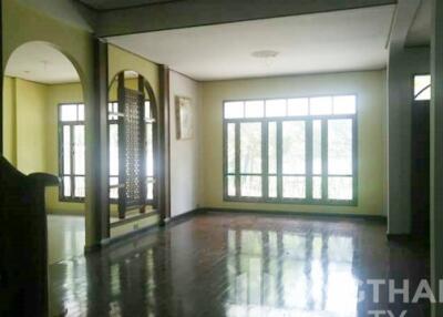 For RENT : House Phromphong / 3 Bedroom / 3 Bathrooms / 301 sqm / 250000 THB [5834324]