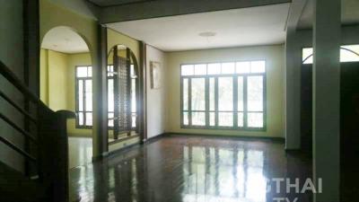 For RENT : House Phromphong / 3 Bedroom / 3 Bathrooms / 301 sqm / 250000 THB [5834324]