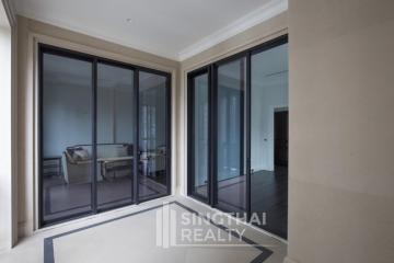 For RENT : 98 Wireless / 2 Bedroom / 3 Bathrooms / 132 sqm / 250000 THB [6184970]