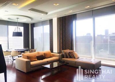 For RENT : Le Raffine Jambu Dvipa Sukhumvit 39 / 3 Bedroom / 4 Bathrooms / 397 sqm / 250000 THB [6520679]