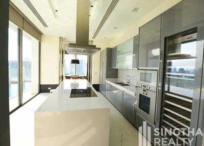 For RENT : Le Raffine Jambu Dvipa Sukhumvit 39 / 3 Bedroom / 3 Bathrooms / 366 sqm / 250000 THB [6573697]