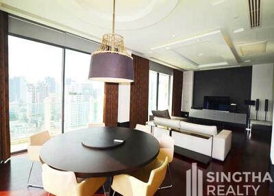 For RENT : Le Raffine Jambu Dvipa Sukhumvit 39 / 3 Bedroom / 3 Bathrooms / 366 sqm / 250000 THB [6573697]