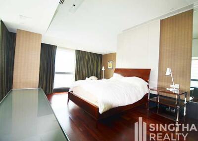 For RENT : Le Raffine Jambu Dvipa Sukhumvit 39 / 3 Bedroom / 3 Bathrooms / 366 sqm / 250000 THB [6573697]