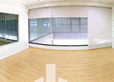 For RENT : Office Ekkamai / 3 Bedroom / 3 Bathrooms / 479 sqm / 250000 THB [7226573]