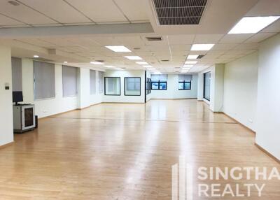 For RENT : Office Ekkamai / 3 Bedroom / 3 Bathrooms / 479 sqm / 250000 THB [7226573]