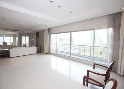 For RENT : Royal Residence Park / 4 Bedroom / 4 Bathrooms / 385 sqm / 250000 THB [9808124]