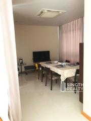 For RENT : House Huai Khwang / 4 Bedroom / 4 Bathrooms / 380 sqm / 250000 THB [8229774]