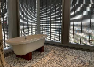 For RENT : The Ritz - Carlton Residences at MahaNakhon / 3 Bedroom / 3 Bathrooms / 230 sqm / 255000 THB [10690942]