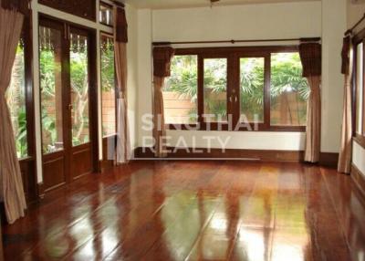 For RENT : House Thonglor / 5 Bedroom / 6 Bathrooms / 661 sqm / 280000 THB [4003061]