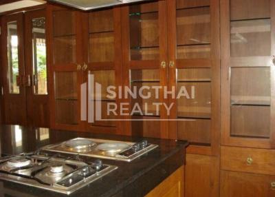 For RENT : House Thonglor / 5 Bedroom / 6 Bathrooms / 661 sqm / 280000 THB [4003061]