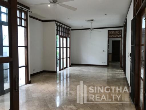 For RENT : House Asoke / 5 Bedroom / 5 Bathrooms / 701 sqm / 280000 THB [5125814]