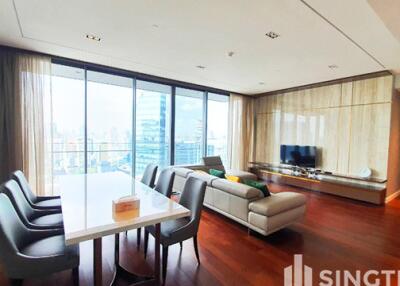 For RENT : MARQUE Sukhumvit / 3 Bedroom / 3 Bathrooms / 187 sqm / 280000 THB [7634454]