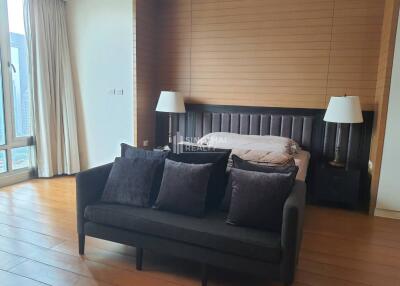 For RENT : The Park Chidlom / 3 Bedroom / 4 Bathrooms / 305 sqm / 280000 THB [9198010]