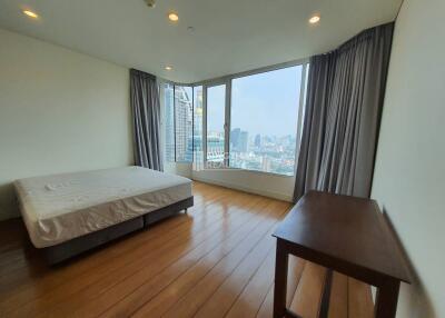 For RENT : The Park Chidlom / 3 Bedroom / 4 Bathrooms / 305 sqm / 280000 THB [9198010]