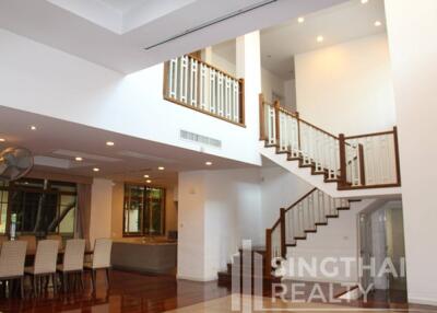 For RENT : House Phrakanong / 4 Bedroom / 5 Bathrooms / 301 sqm / 255000 THB [5134004]