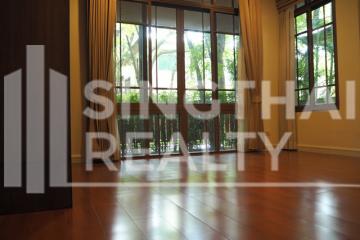 For RENT : House in Compound Phrakanong / 4 Bedroom / 4 Bathrooms / 561 sqm / 290000 THB [4394753]