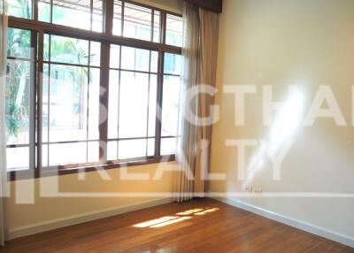 For RENT : House in Compound Phrakanong / 4 Bedroom / 4 Bathrooms / 561 sqm / 290000 THB [4394753]