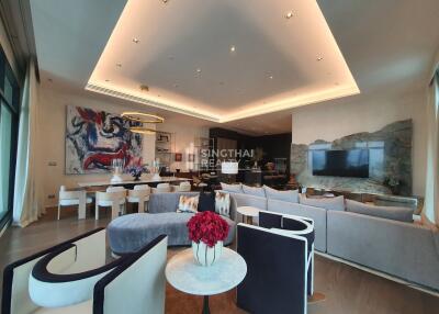 For RENT : The Diplomat 39 / 2 Bedroom / 3 Bathrooms / 237 sqm / 300000 THB [9946110]