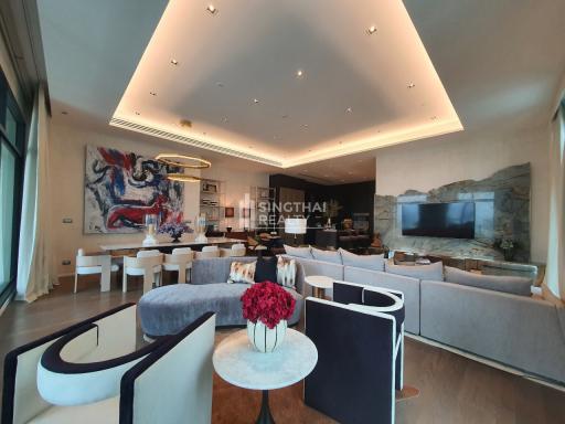 For RENT : The Diplomat 39 / 2 Bedroom / 3 Bathrooms / 237 sqm / 300000 THB [9946110]