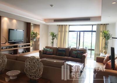 For RENT : Baan Ananda / 4 Bedroom / 5 Bathrooms / 451 sqm / 350000 THB [5920076]