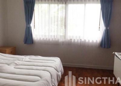 For RENT : House Phrakanong / 8 Bedroom / 8 Bathrooms / 801 sqm / 350000 THB [6227952]