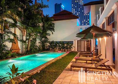 For RENT : House Asoke / 6 Bedroom / 6 Bathrooms / 801 sqm / 350000 THB [8428453]