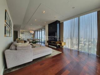 For RENT : MARQUE Sukhumvit / 3 Bedroom / 3 Bathrooms / 190 sqm / 350000 THB [9241205]