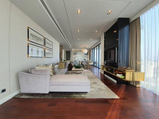 For RENT : MARQUE Sukhumvit / 3 Bedroom / 3 Bathrooms / 190 sqm / 350000 THB [9241205]