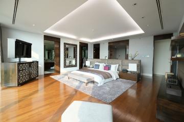 For RENT : The Residences at The St. Regis Bangkok / 3 Bedroom / 3 Bathrooms / 325 sqm / 350000 THB [9859944]