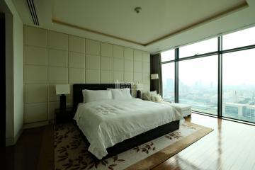 For RENT : The Residences at The St. Regis Bangkok / 3 Bedroom / 3 Bathrooms / 325 sqm / 350000 THB [9859944]