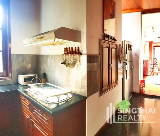 For RENT : House Ekkamai / 5 Bedroom / 4 Bathrooms / 501 sqm / 380000 THB [6383007]