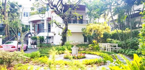 For RENT : House Ekkamai / 5 Bedroom / 4 Bathrooms / 501 sqm / 380000 THB [6383007]