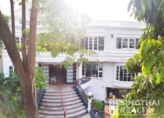 For RENT : House Ekkamai / 5 Bedroom / 4 Bathrooms / 501 sqm / 380000 THB [6383007]