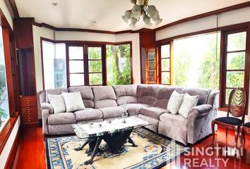 For RENT : House Ekkamai / 5 Bedroom / 4 Bathrooms / 501 sqm / 380000 THB [6383007]