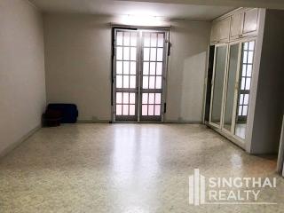 For RENT : House Thonglor / 5 Bedroom / 4 Bathrooms / 501 sqm / 400000 THB [6302189]