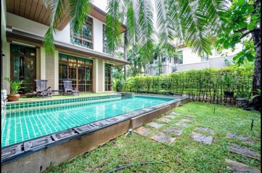 For RENT : House Phrakanong / 5 Bedroom / 6 Bathrooms / 560 sqm / 450000 THB [9861736]